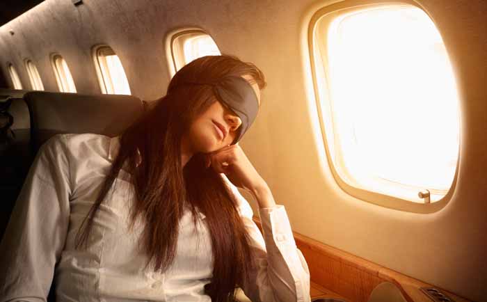 Cómo dormir bien en el avión