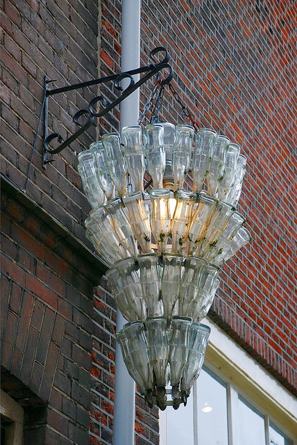 Cómo hacer un candelabro con botellas de cristal