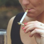 El número de mujeres que fuman aumenta cada año considerablemente